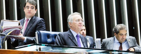 Por 6 votos a 3, o STF reverteu, em sessão na quarta-feira (7), a decisão liminar que afastava Renan Calheiros da presidência do Senado.