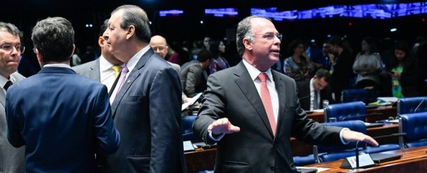 O líder do governo, senador Fernando Bezerra Coelho (MDB-PE), reafirmou o compromisso do presidente da República de exigir das empresas estrangeiras pelo menos 5% de atuação na aviação regional